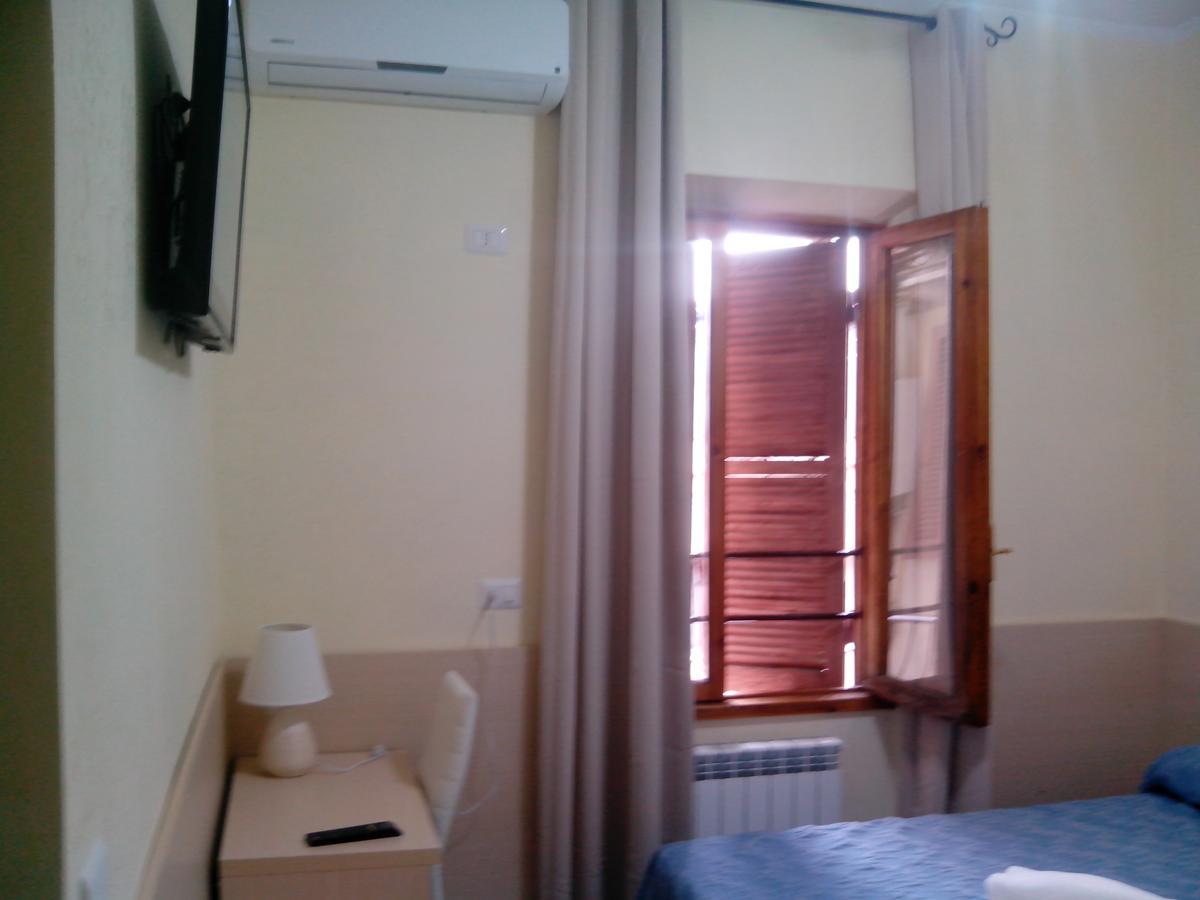 Guest House Hola Roma Екстериор снимка