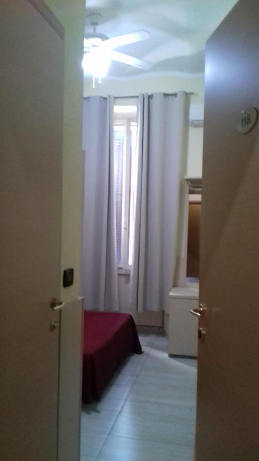 Guest House Hola Roma Екстериор снимка